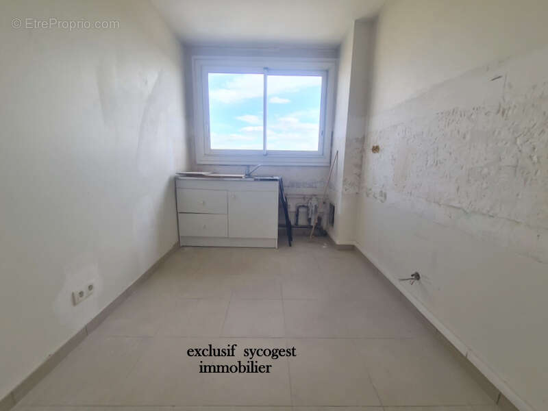 Appartement à LES PAVILLONS-SOUS-BOIS