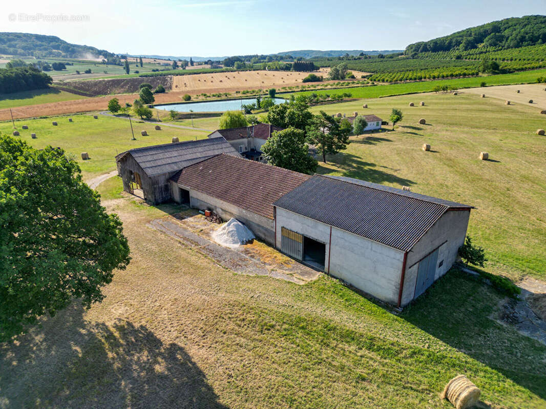 Maison en pierre avec dépendances, calme et nature - photo 6