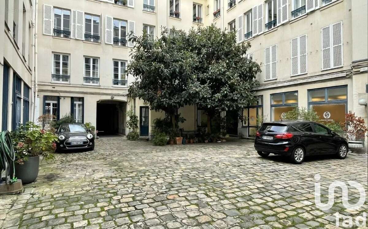 Photo 2 - Parking à PARIS-9E