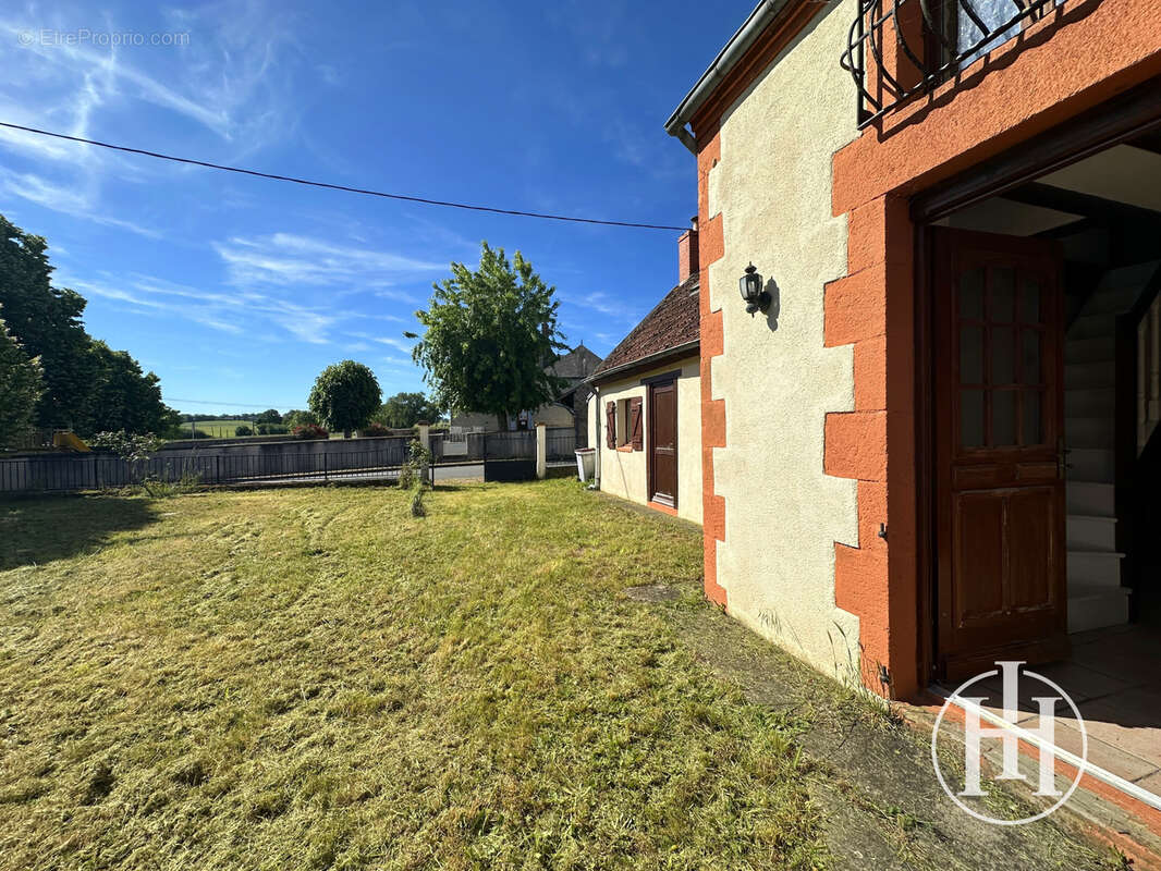 Maison à FEUSINES