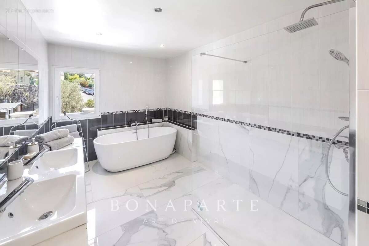 EXCLUSIVITE : Villa - 172 m² - 7 pièces - photo 9