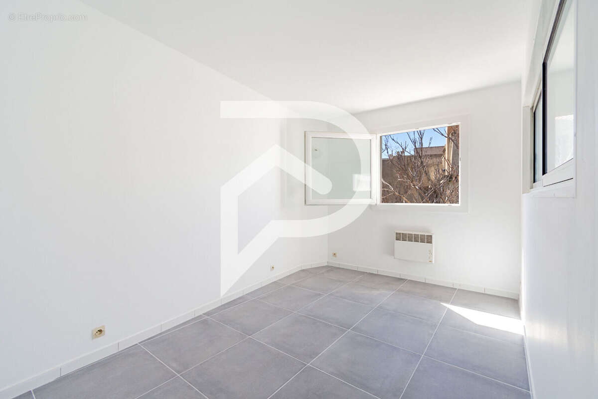 Appartement à MARSEILLE-7E