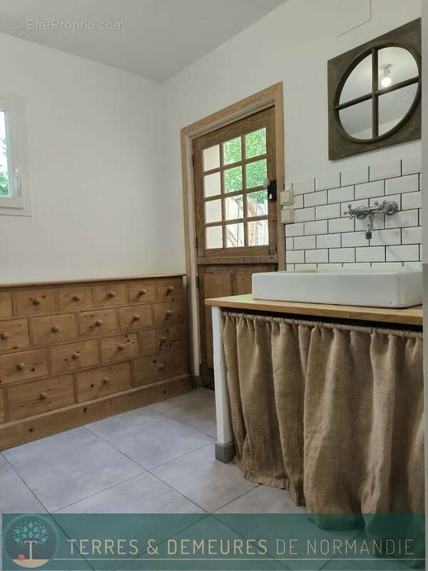 Maison à BOURG-ACHARD