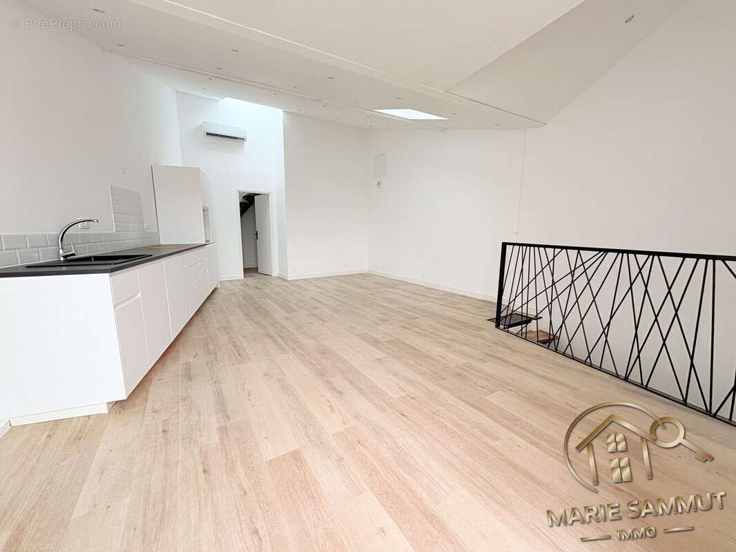 Maison 80 m² à Saint-Genies-Des-Mourgues  - photo 3