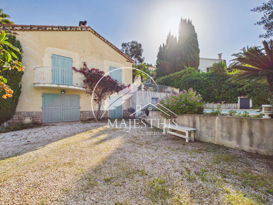 Maison à HYERES