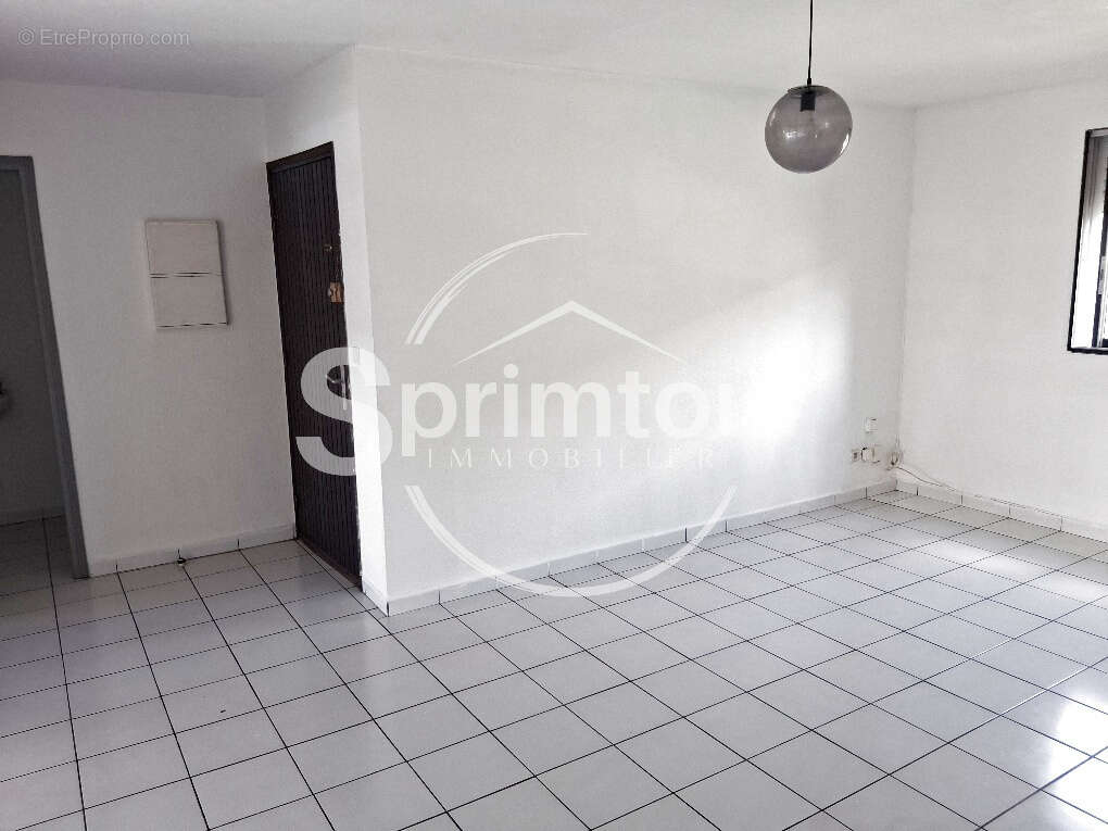 Appartement à BAIE-MAHAULT