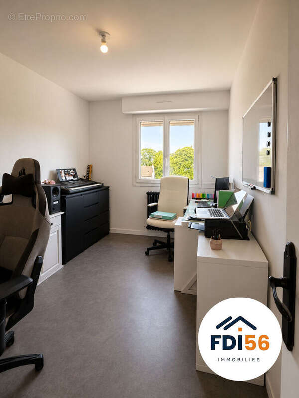 Appartement familial de 95 m² à Lorient avec garage, cave et deux balcons - photo 5