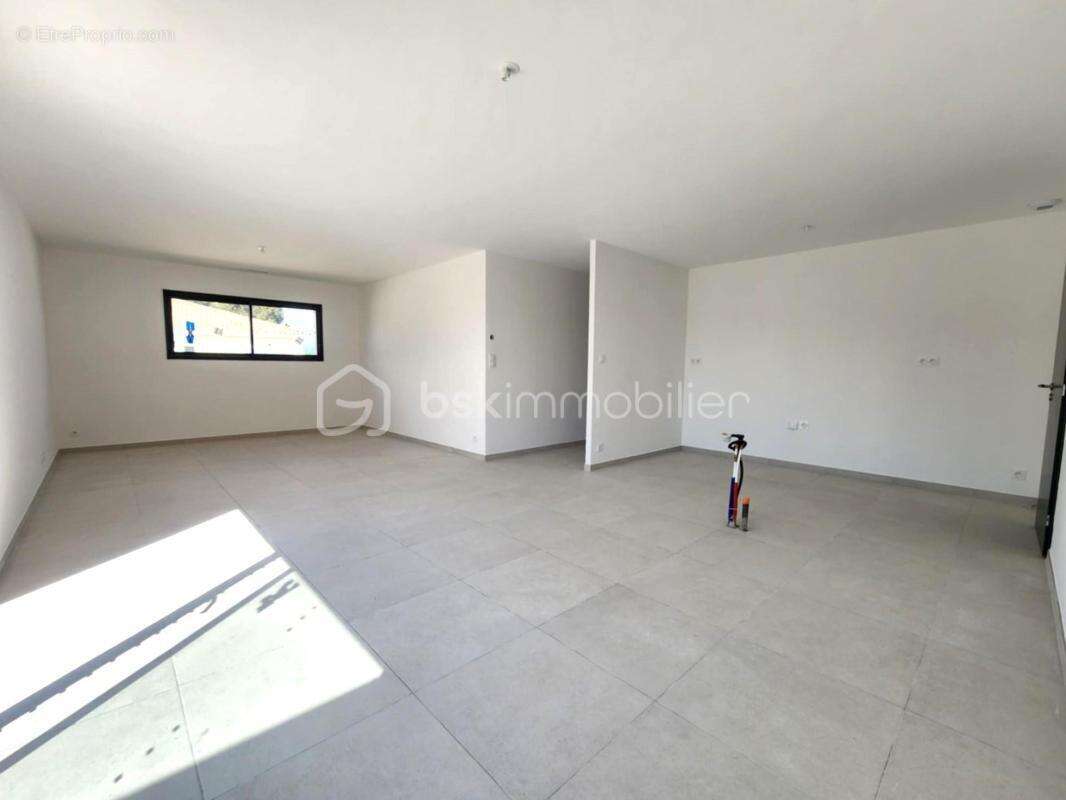 Maison à LIGNAN-SUR-ORB