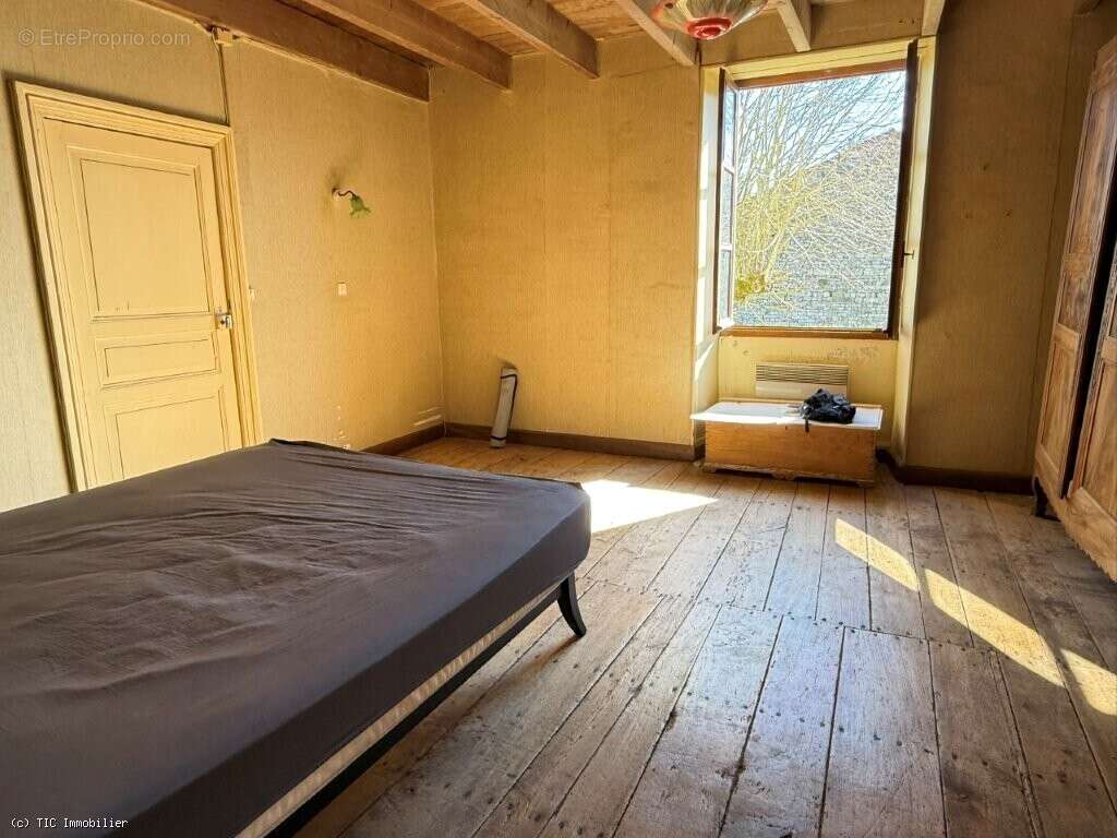 Maison de Campagne Avec 2 Chambres et Jardin Clos De Murs - photo 10