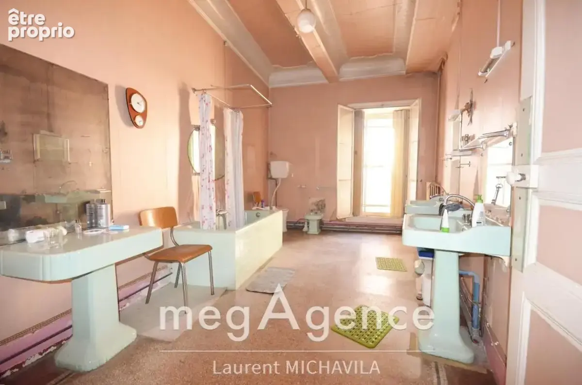 Maison de maître exceptionnelle de 300m2 avec jardin sur une parcelle de 536m2 à restaurer - photo 12