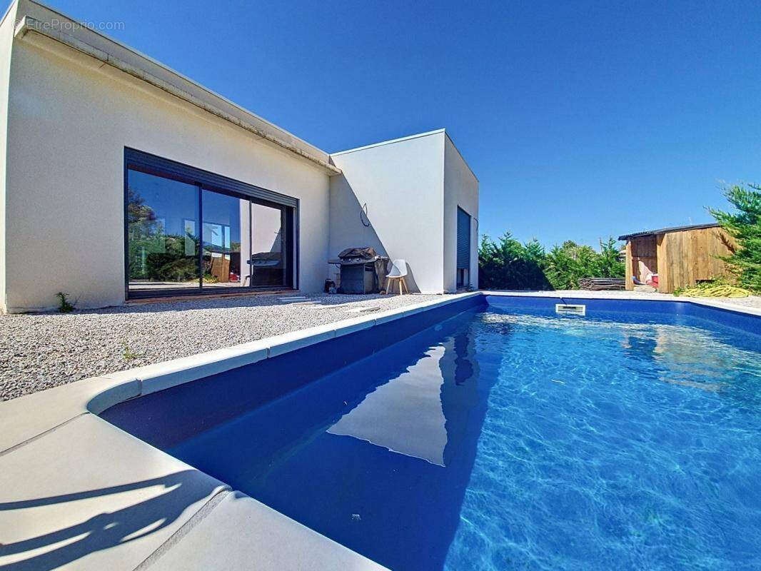 Maison à PEYRESTORTES