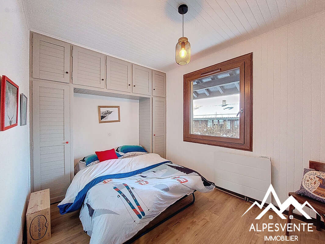 Maison à LA RIVIERE-ENVERSE