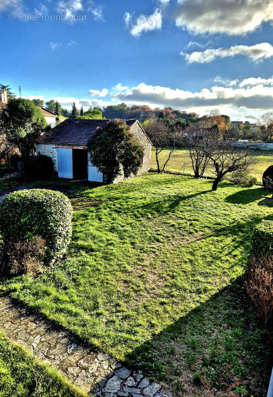 Maison à LEZAN