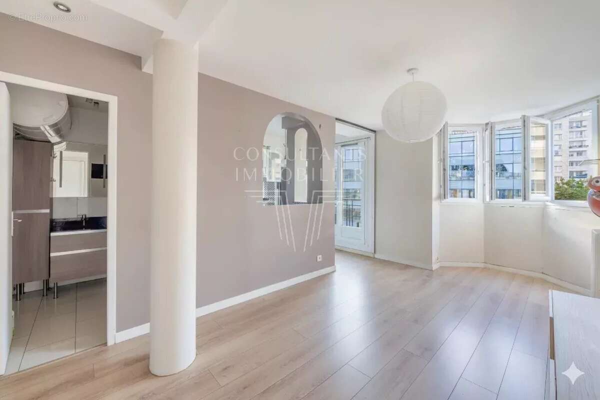 Appartement à LEVALLOIS-PERRET