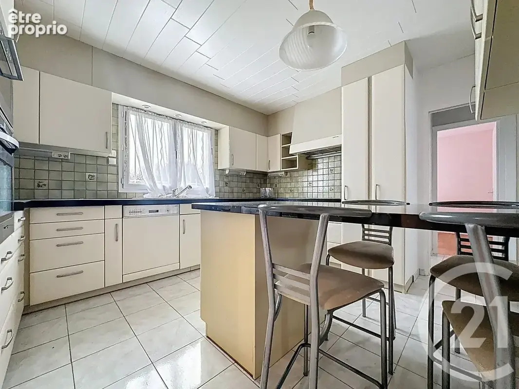 Maison 6 pièces 143 m² à vendre à Rampillon (77370) - photo 4