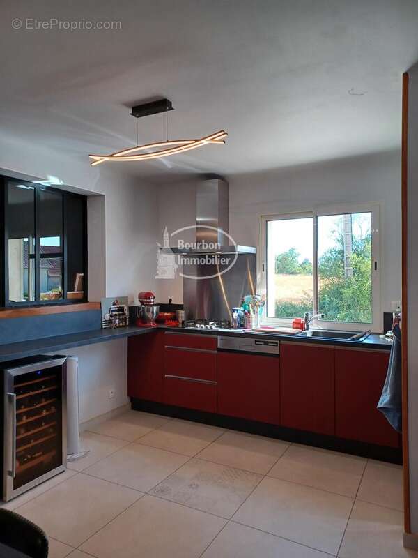 Maison 123 m² à Bourbon-Lancy  - photo 2