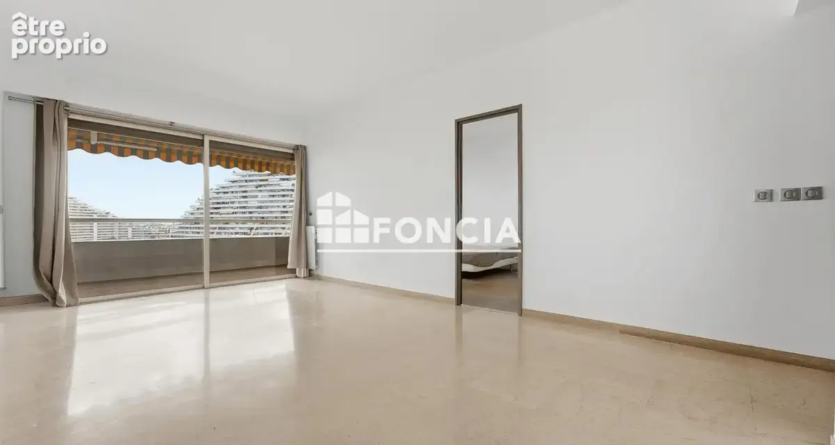 Exclusivité – 3 pièces avec vue panoramique mer et port à la Marina Baie des Anges - photo 2