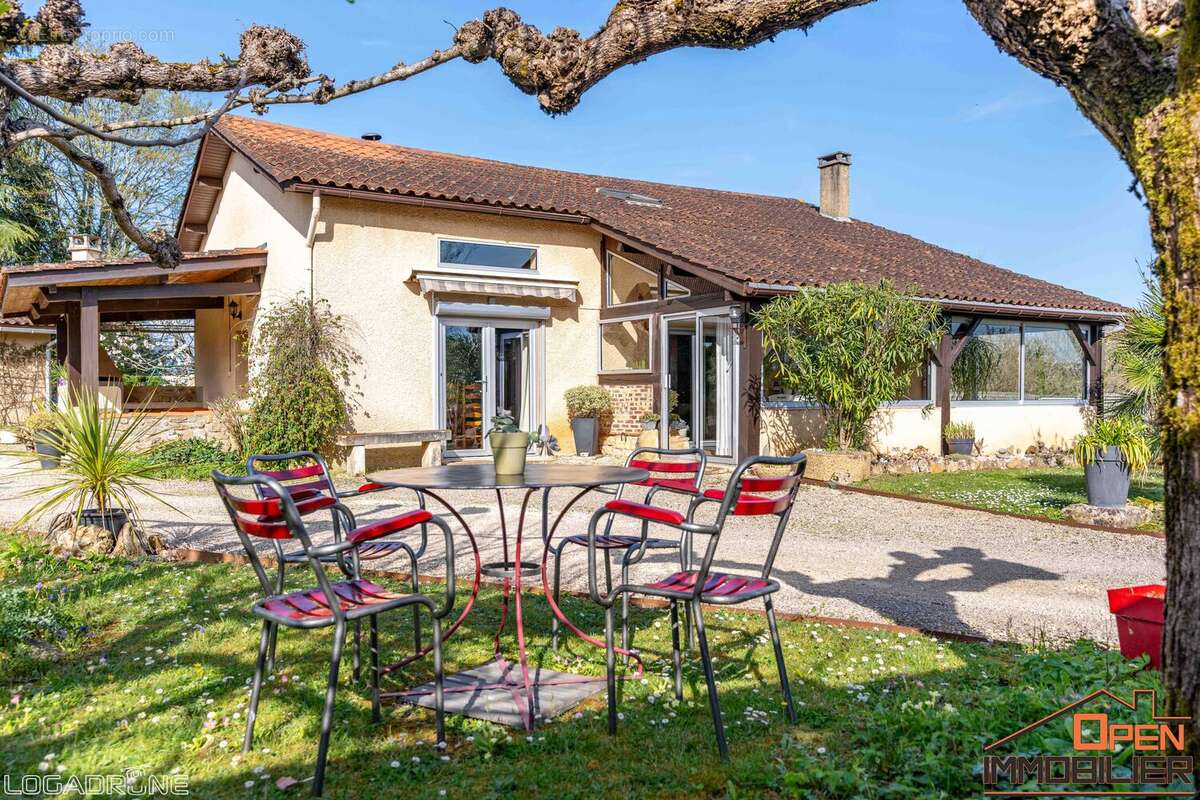 Maison 160 m² à Pontours  - photo 360
