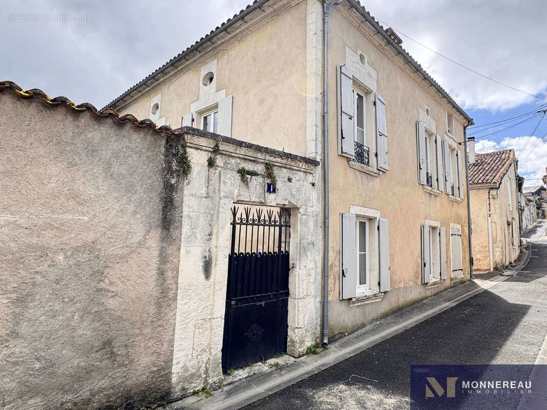 Maison de caractere en coeur de ville - photo 16