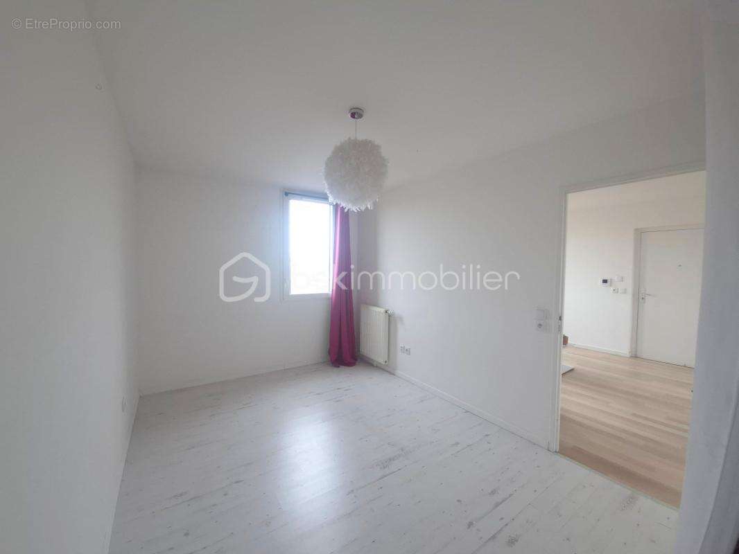 Appartement à SAINTE-GENEVIEVE-DES-BOIS