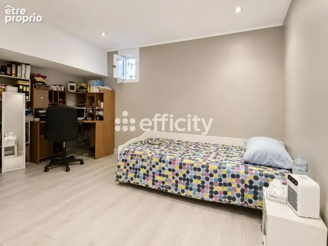 Maison 110 m² à Bondy  - photo 10