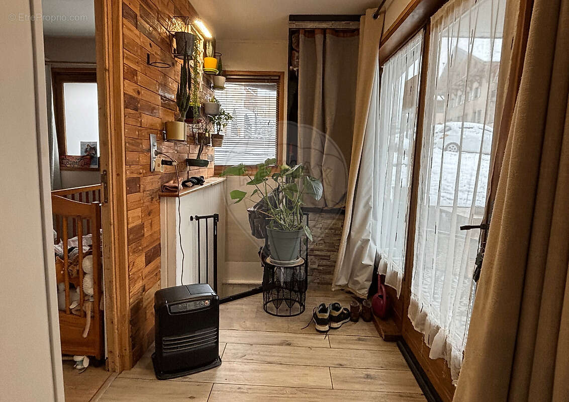 Appartement à MORILLON
