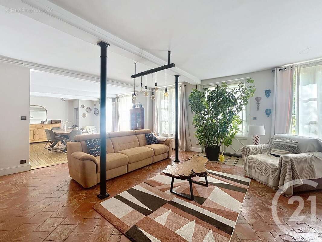 Maison à LA CHAUSSEE-SUR-MARNE