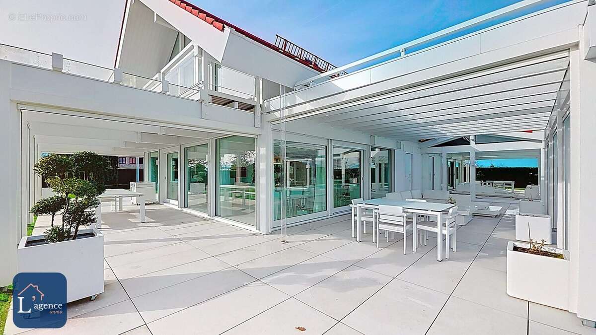 Maison à PREVESSIN-MOENS