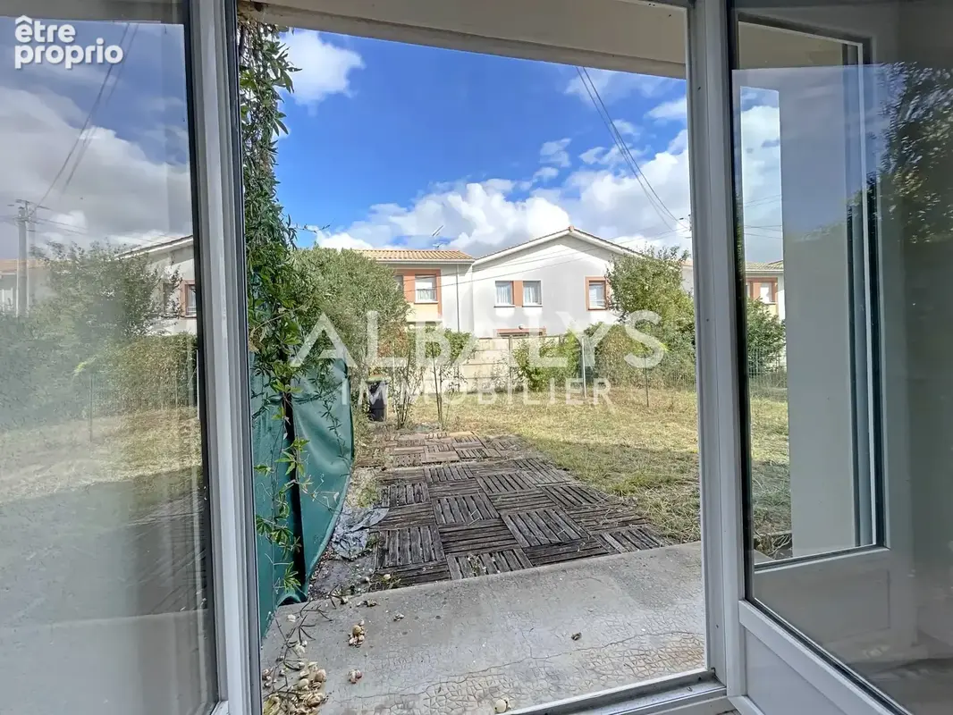 Libourne   appartement t2 avec jardin et parkings privatifs - photo 3
