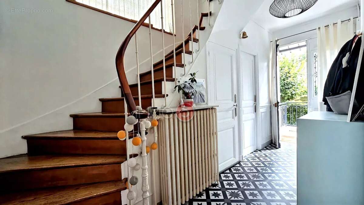 Maison 160 m² à Le Raincy  - photo 5
