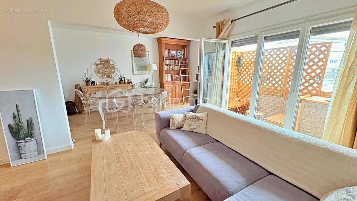 Appartement à FENOUILLET