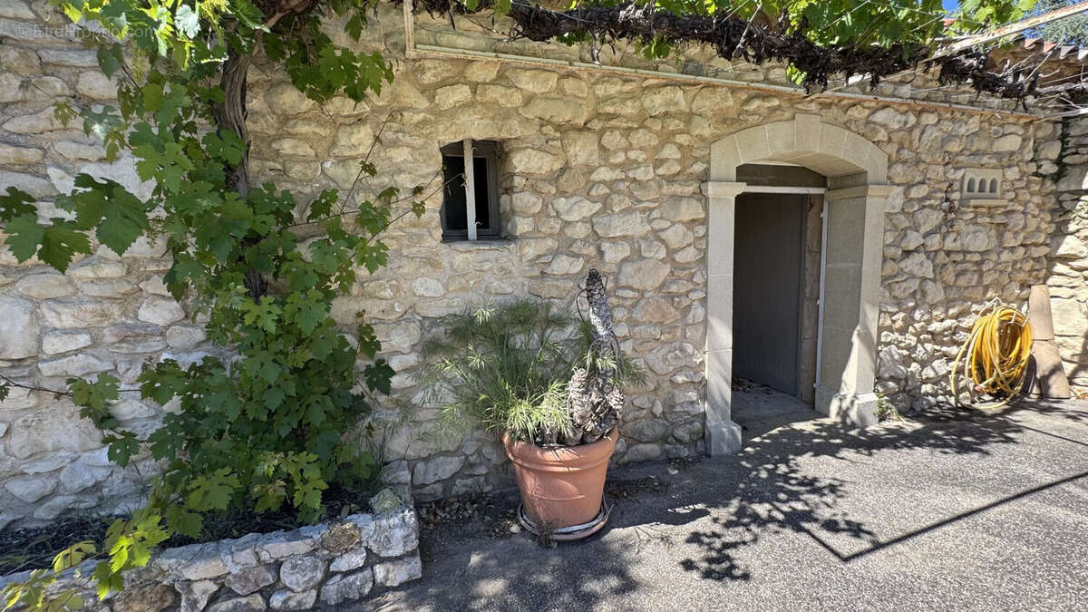 Pool house  - Maison à GOULT
