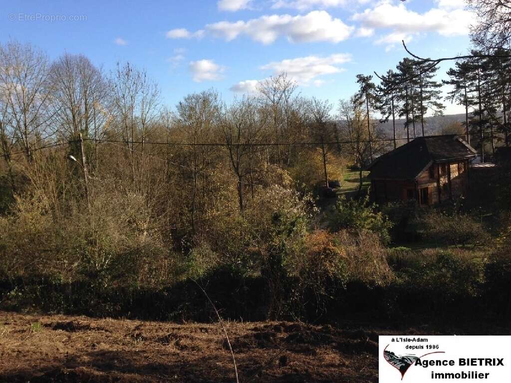 Terrain à CHAMPAGNE-SUR-OISE