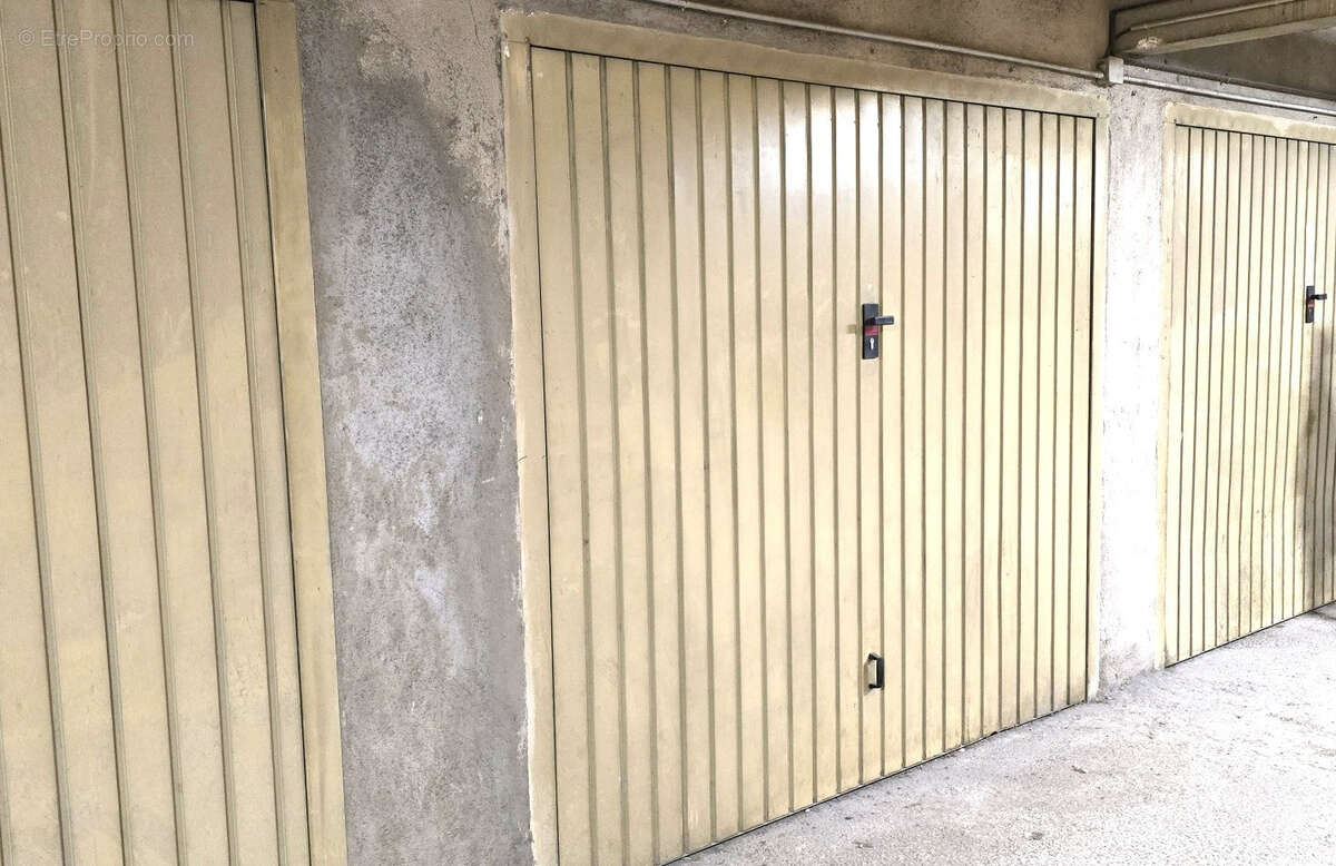 Parking à DRAGUIGNAN