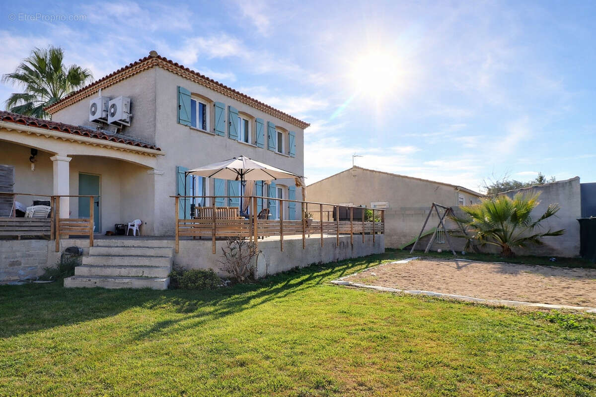 Maison à SAINT-LAURENT-D'AIGOUZE