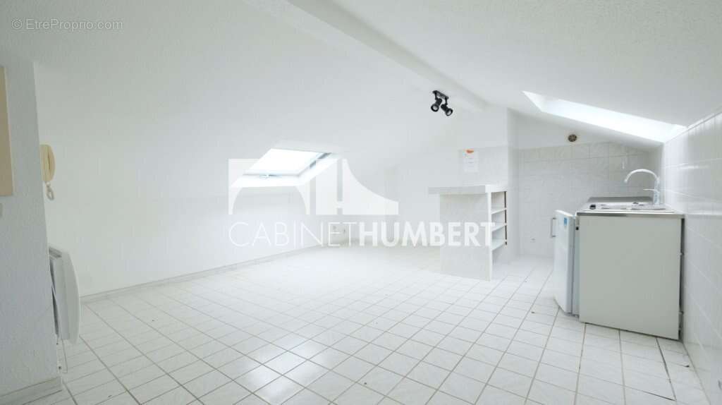 Appartement 40 m² à Saint-Etienne  - photo 2