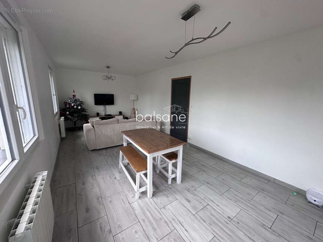 Maison à SAINT-DENIS-DES-MONTS