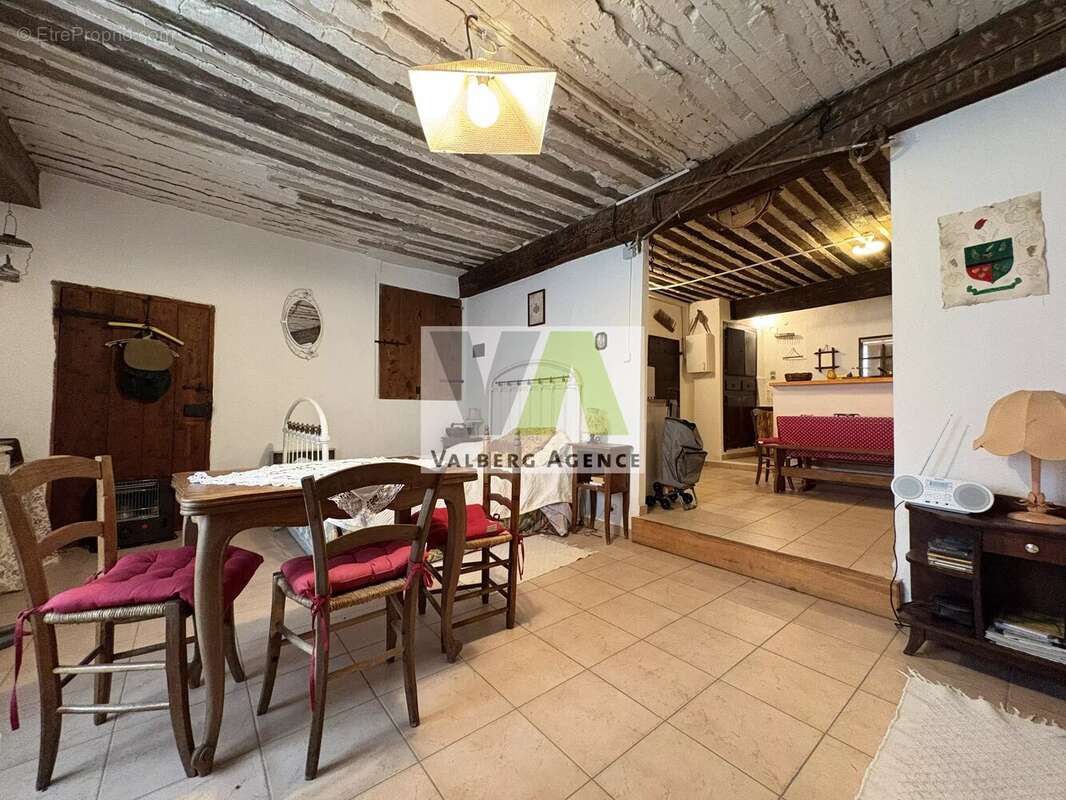 Appartement à PEONE