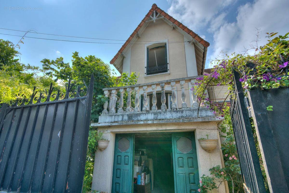 Maison à CHAMPIGNY-SUR-MARNE