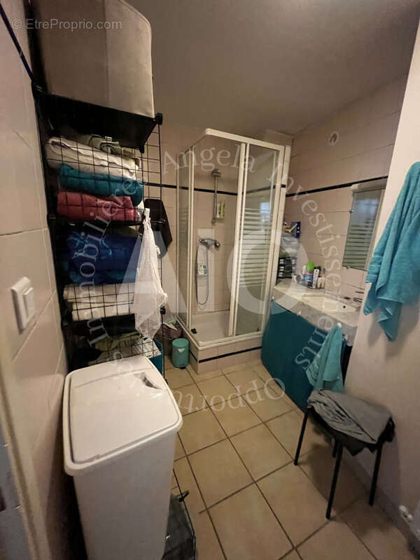 À vendre   Appartement T3 traversant et lumineux de 52 m2 avec balcon en centre ville de Pontcharra (69490  Vi - photo 4