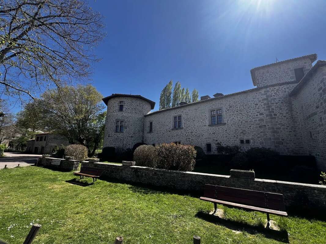 Commerce à MORTEMART