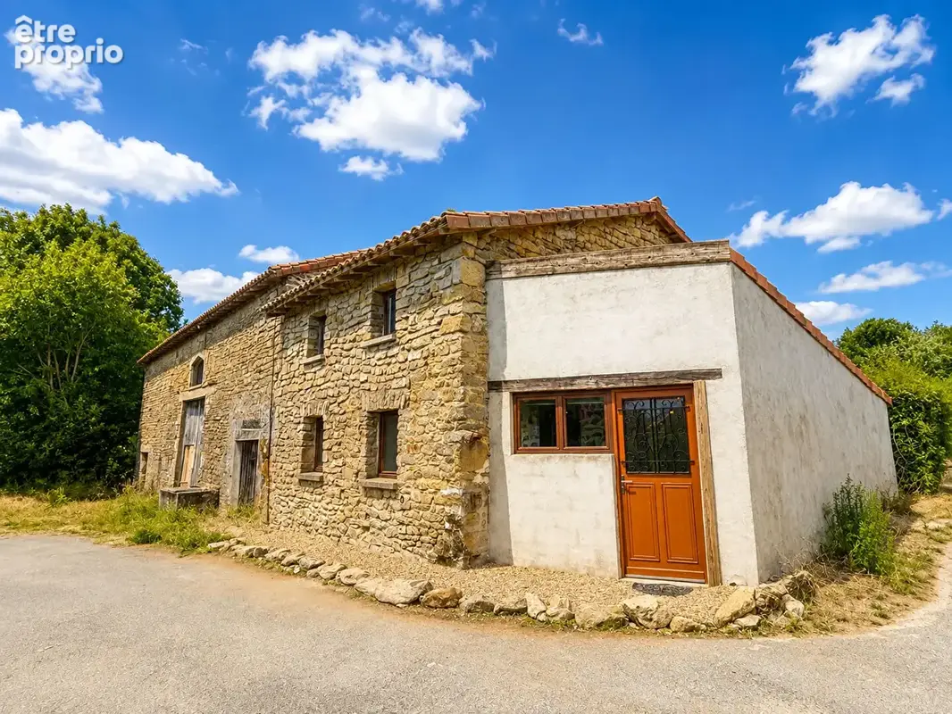 HAUTE-VIENNE -Superbe maison en pierre entièrement rénovée avec jardin de 2 917 m² et grande grange - photo 3