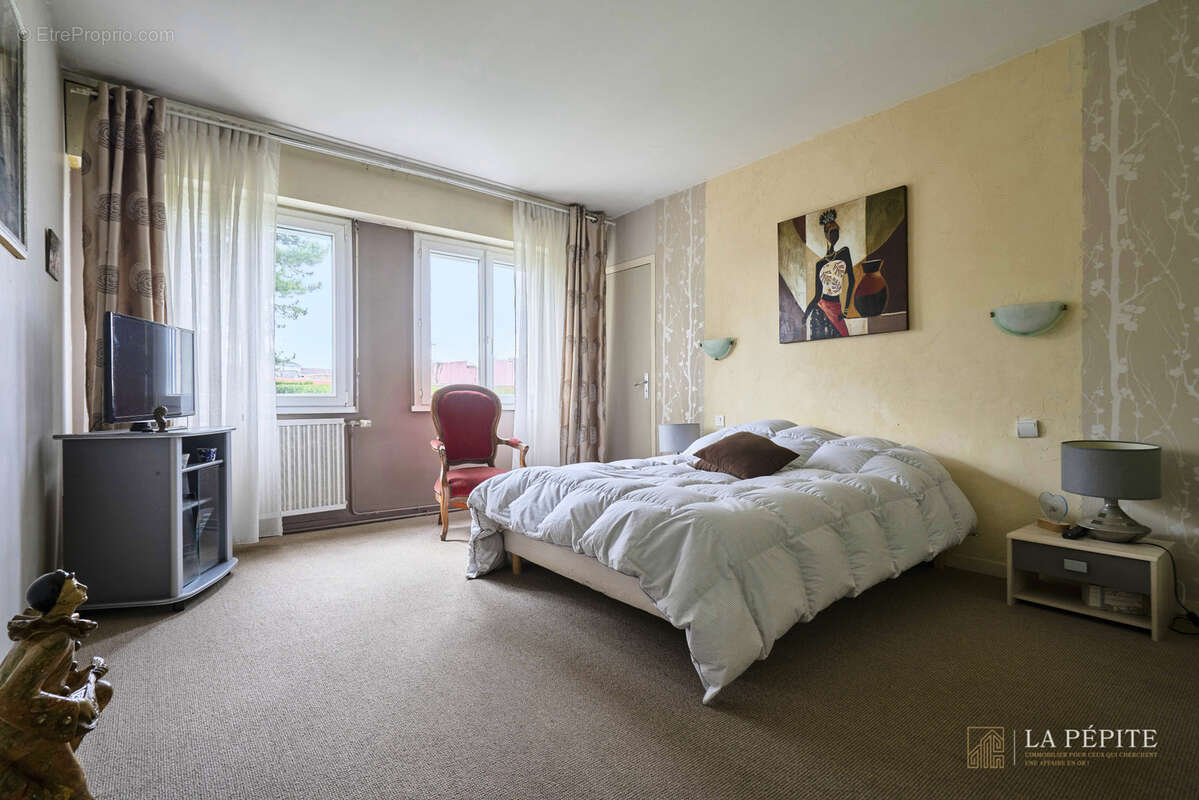 Maison à NEUVILLE-SAINT-REMY