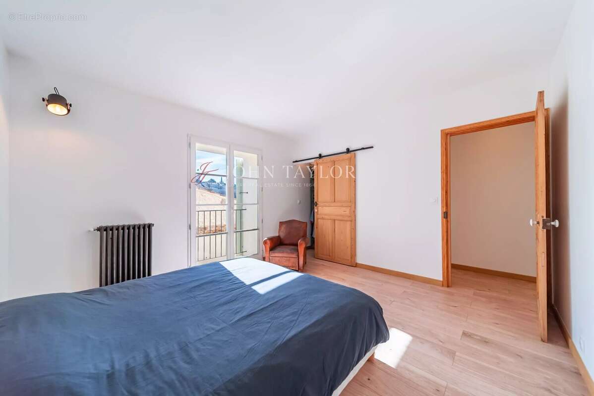 Maison à PERNES-LES-FONTAINES