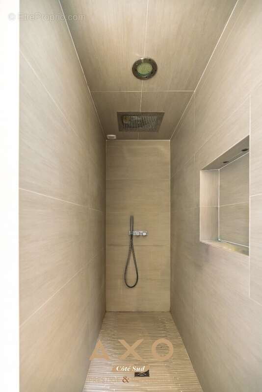 Lambesc - maison - 250m² - 3 chambres - piscine - 750 000  - photo 18