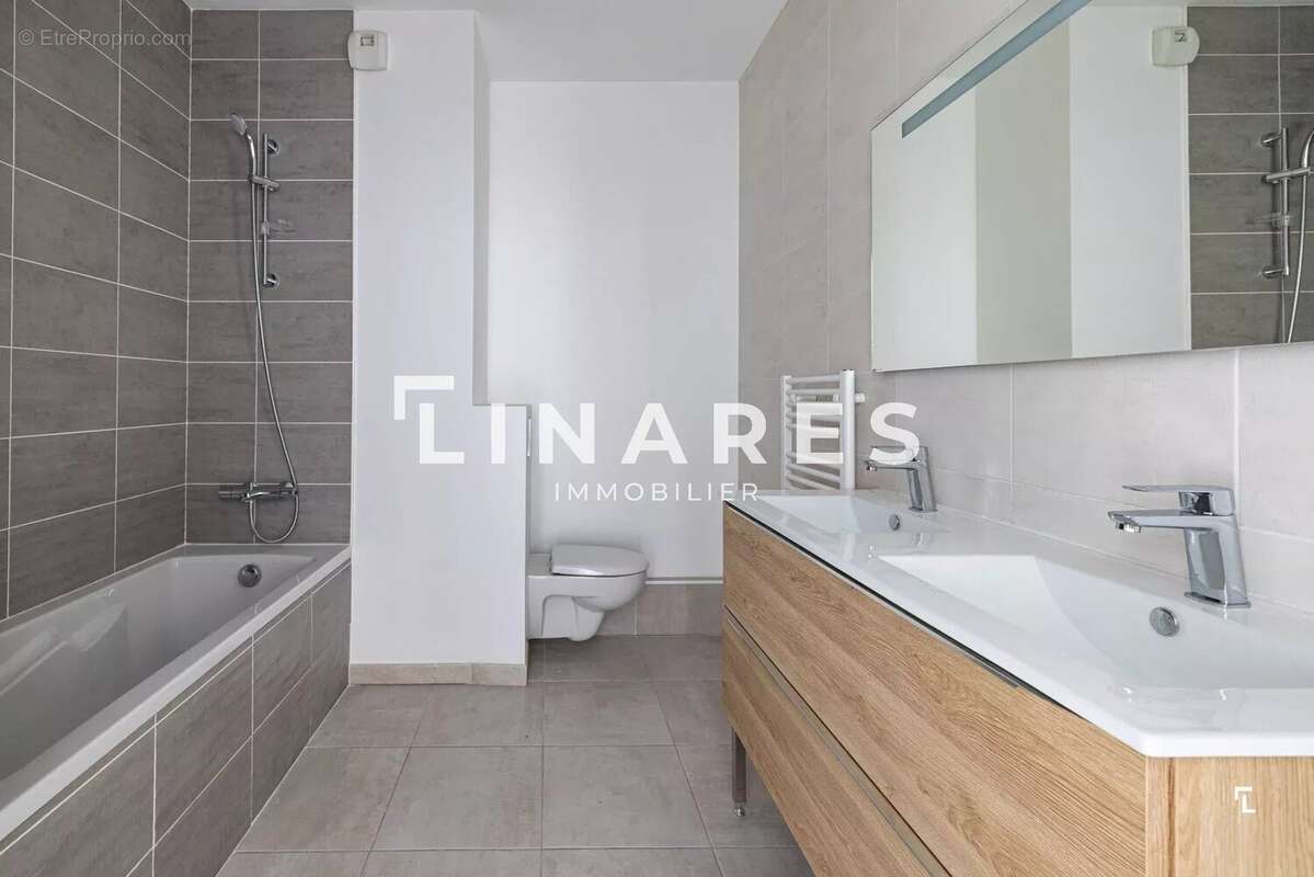 Appartement à MARSEILLE-6E