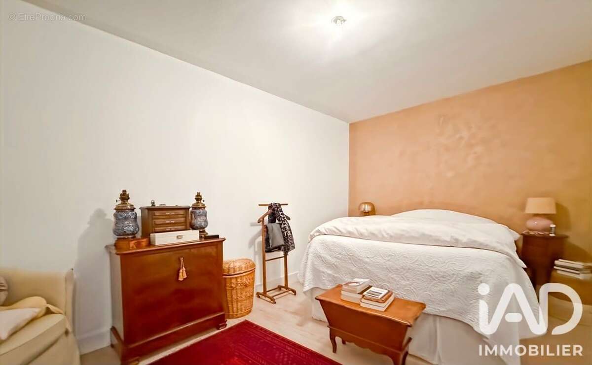 Appartement 370 m² à Sedan  - photo 3