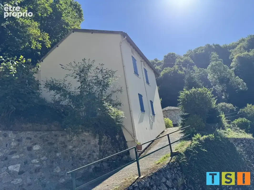 Ancienne bergerie de caractère  Vue Cagire - rénovée T3 avec 828 m² terrain et garage . - photo 2
