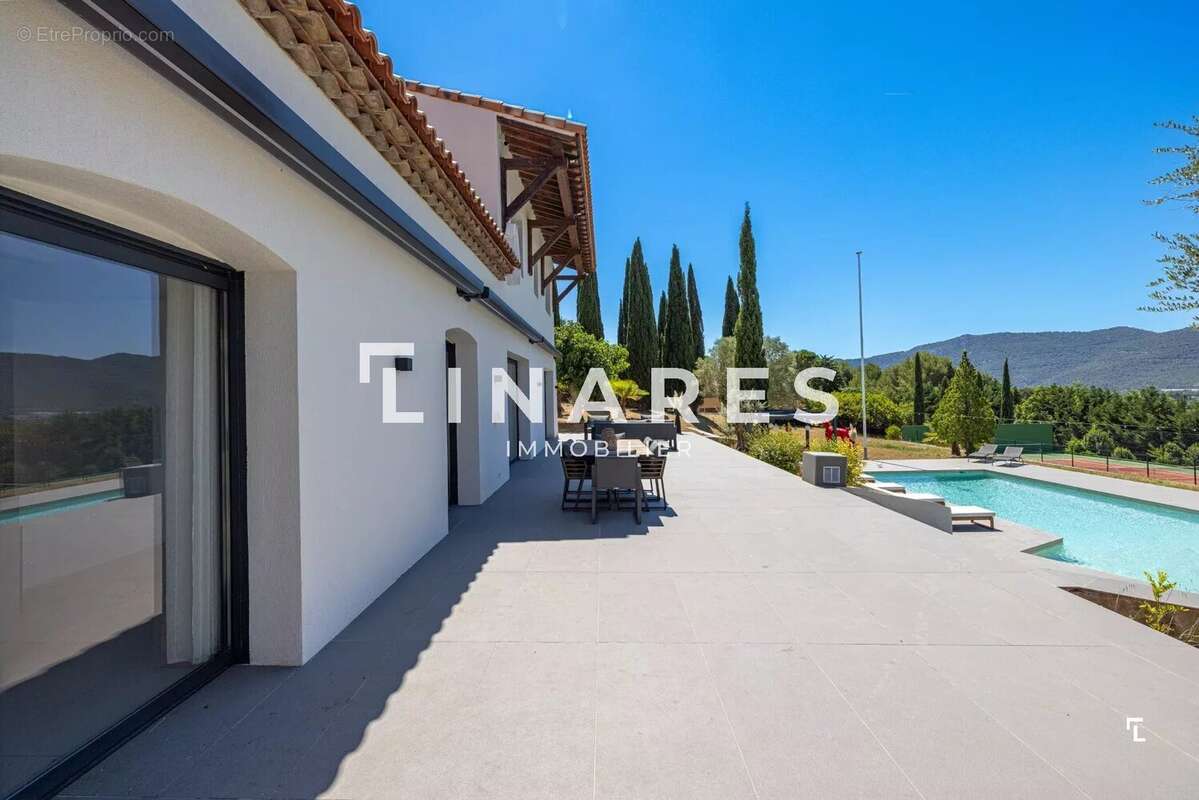 L'ICONIQUE - Villa T6 de 343m² - Dépendance - Piscine - Court de tennis - Terrain de 8000m² - 13420 GEMENOS - photo 21