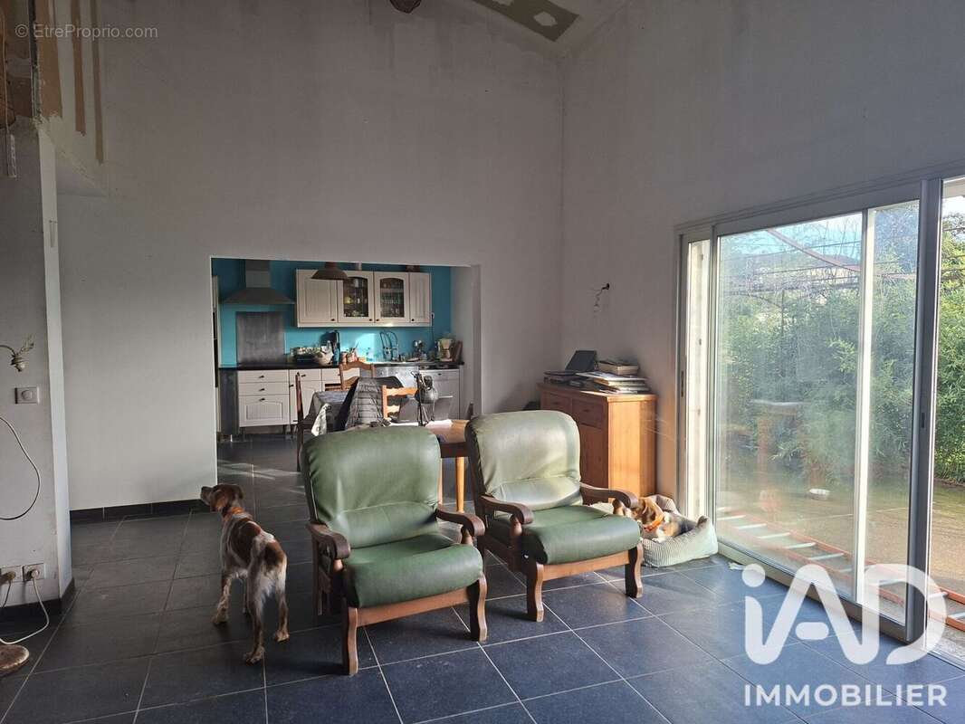 Maison 237 m² à Pernes-Les-Fontaines  - photo 4